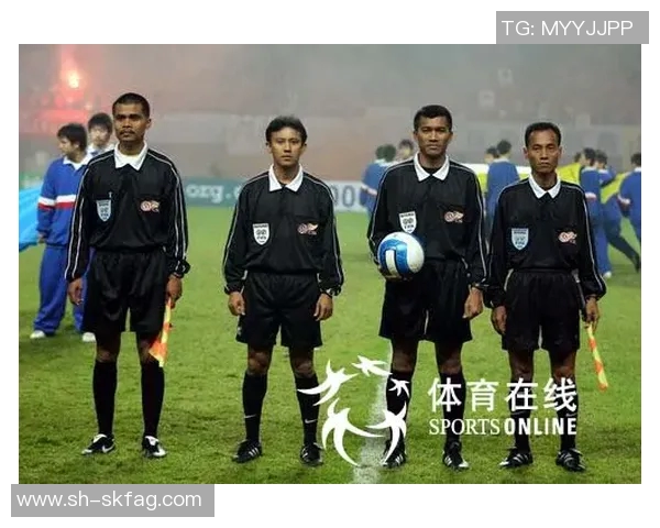 卡塔尔与中国足球对决海报设计展现激情与梦想的碰撞